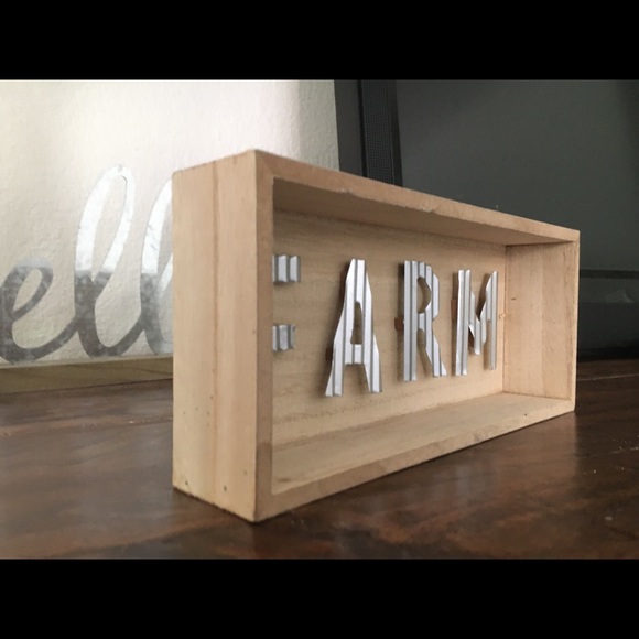 Farmhouse Sign - Picture 2 of 3